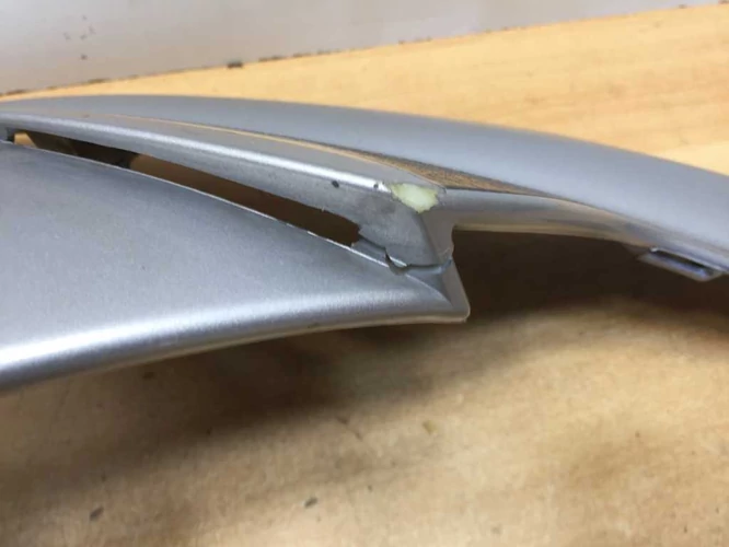 Aprilia Sr 50 Factory Használt Bal Orridom (Csúszott, karcos, 2db fül javított, kb. 2cm törés van rajta.)