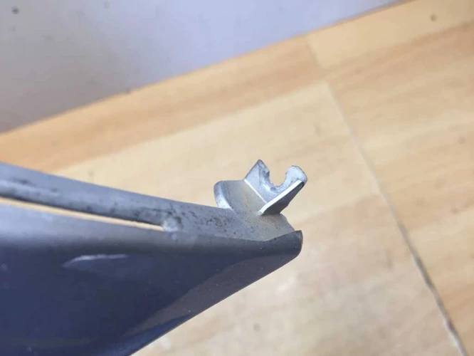 Aprilia Sr 50 Factory Használt Bal Orridom (Csúszott, karcos, 2db fül javított, kb. 2cm törés van rajta.)