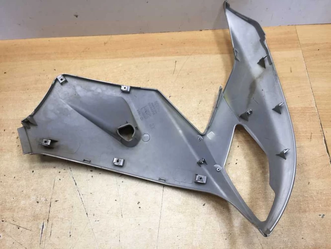 Aprilia Sr 50 Factory Használt Bal Orridom (Csúszott, karcos, 2db fül javított, kb. 2cm törés van rajta.)