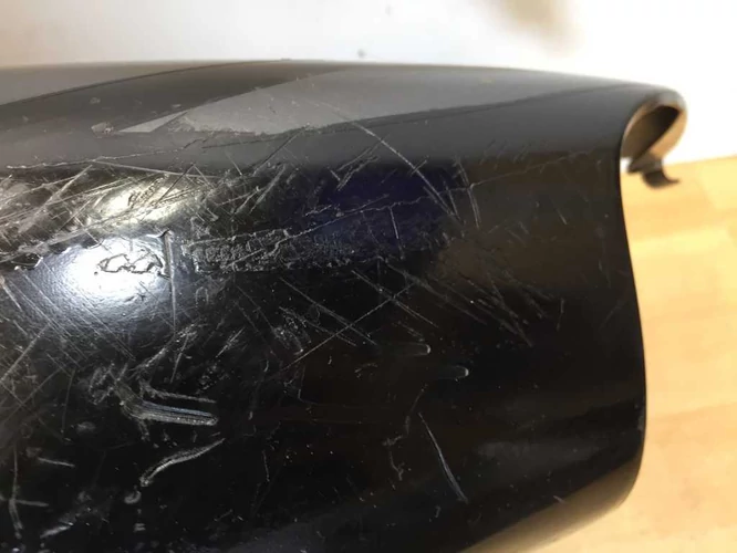 Aprilia Sr 50 Használt Ülésalatti Idom (Karcok Vannak Rajta) Fekete