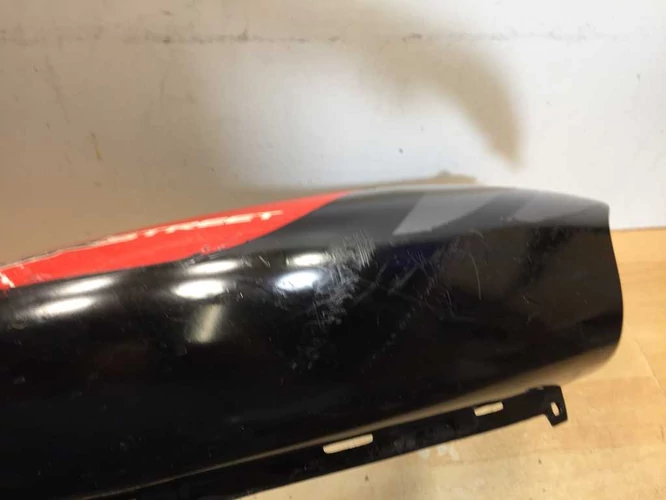 Aprilia Sr 50 Használt Ülésalatti Idom (Karcok Vannak Rajta) Fekete