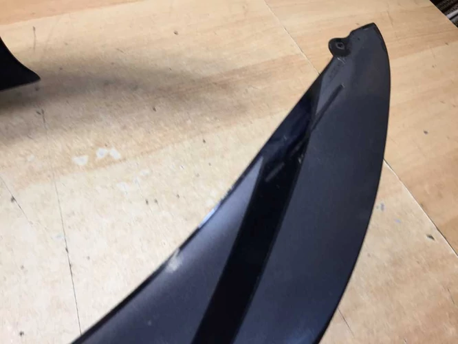 Aprilia Sr 50 Használt Ülésalatti Idom (Karcok Vannak Rajta) Fekete