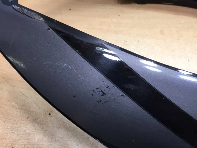 Aprilia Sr 50 Használt Ülésalatti Idom (Karcok Vannak Rajta) Fekete