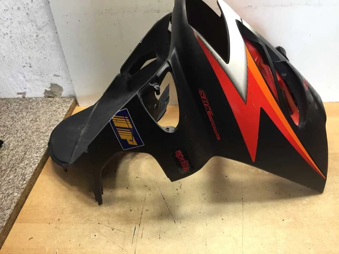 Aprilia Sr 50 Használt Orridom, Első Idom (Karcok vannak rajta, 1 db fülből Kb. 1 cm hiányzik ) Kör Sr