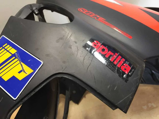 Aprilia Sr 50 Használt Orridom, Első Idom (Karcok vannak rajta, 1 db fülből Kb. 1 cm hiányzik ) Kör Sr