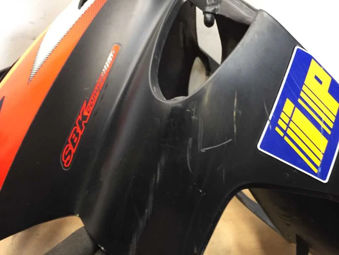 Aprilia Sr 50 Használt Orridom, Első Idom (Karcok vannak rajta, 1 db fülből Kb. 1 cm hiányzik ) Kör Sr
