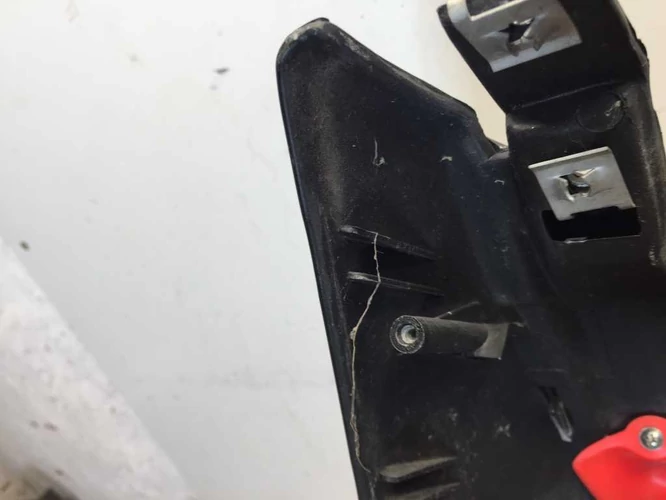 Aprilia Sr 50 Használt Orridom, Első Idom (Karcok vannak rajta, 1 db fülből Kb. 1 cm hiányzik ) Kör Sr
