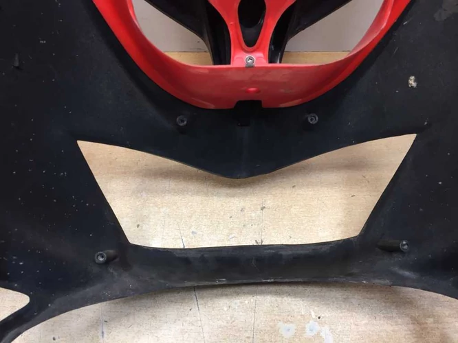 Aprilia Sr 50 Használt Orridom, Első Idom (Karcok vannak rajta, 1 db fülből Kb. 1 cm hiányzik ) Kör Sr
