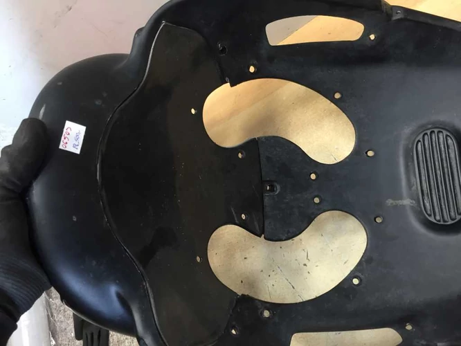 Aprilia Sr 50 Használt Orridom, Első Idom (Karcok vannak rajta, 1 db fülből Kb. 1 cm hiányzik ) Kör Sr