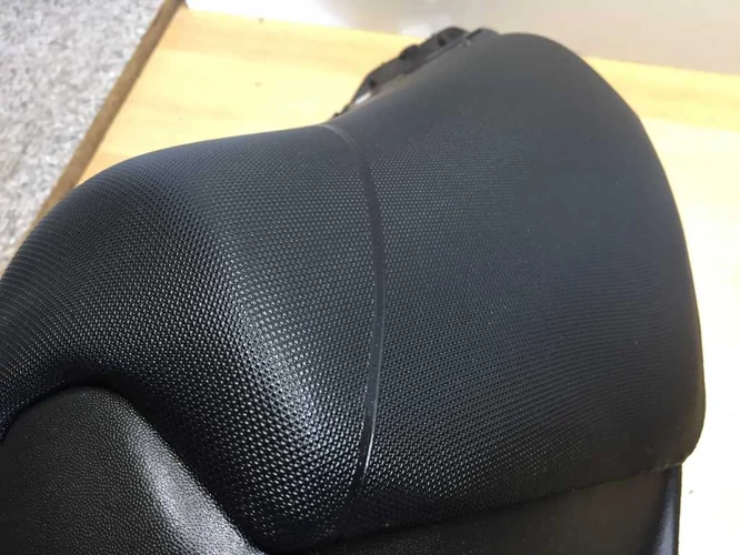Aprilia Sr 50 Használt Ülés  ( Kör Sr ) Fekete
