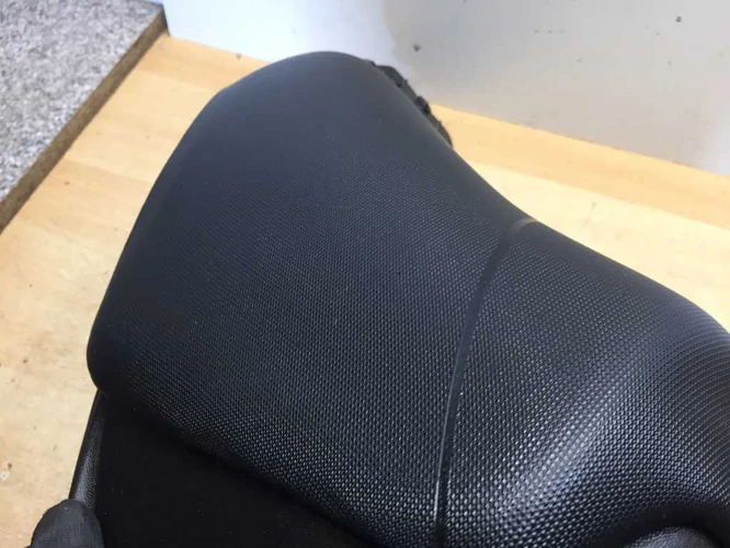 Aprilia Sr 50 Használt Ülés  ( Kör Sr ) Fekete