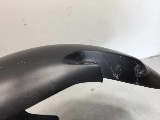 Aprilia Sr 50 Használt Első Sárvédő (Fekete), ( Házilag festett, Sérült )
