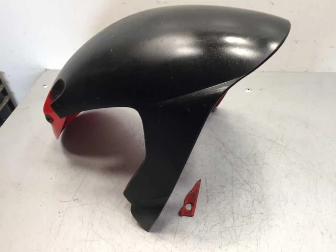 Aprilia Sr 50 Használt Első Sárvédő (Fekete-piros), ( Házilag festett, Sérült )