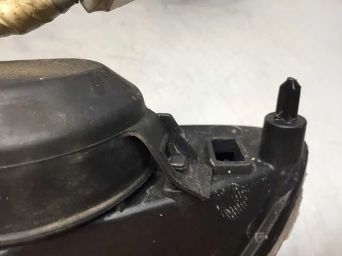 Gilera Runner 50 Használt Első Lámpa, Fényszóró (1db rögzítő fül letörve )