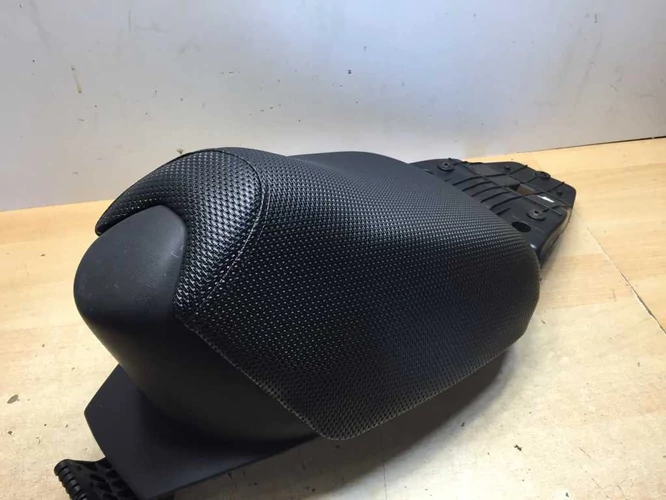Aprilia Sr 50 Ülés  ( Kör Sr ) Fekete ( Újrahúzott )