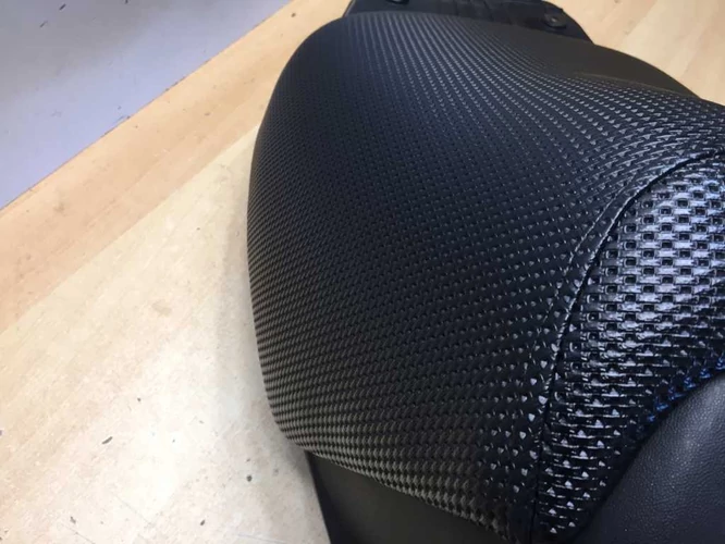 Aprilia Sr 50 Ülés  ( Kör Sr ) Fekete ( Újrahúzott )