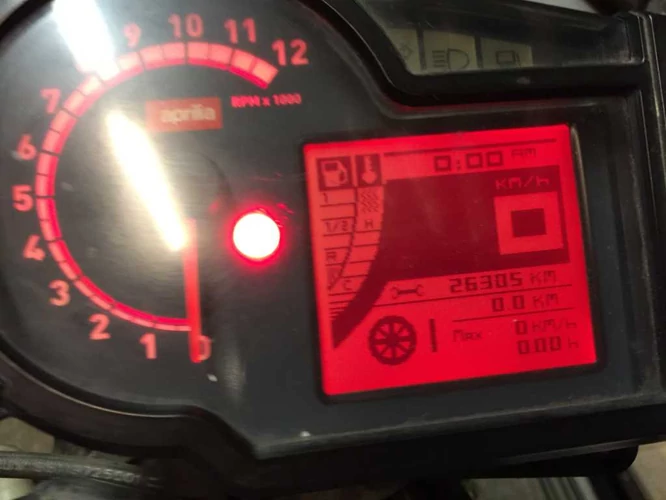Aprilia Sr 50 Factory DITECH Használt Műszerfal 26305km  ( DITECH !!! ) 1db kulcs, ( 