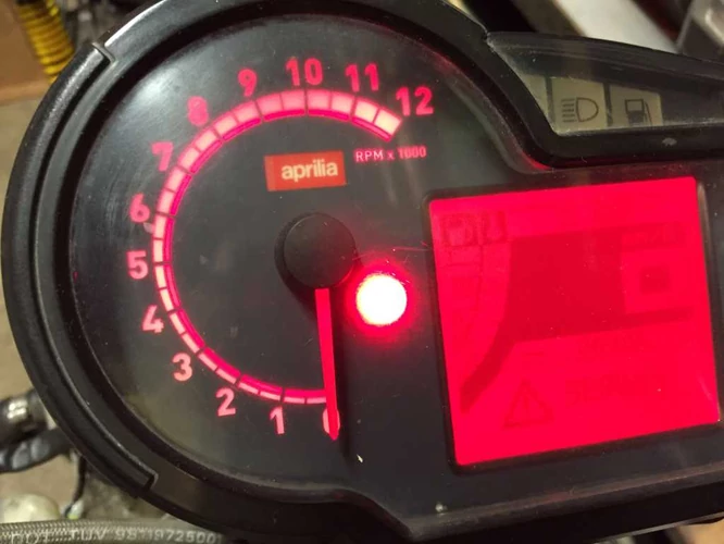 Aprilia Sr 50 Factory DITECH Használt Műszerfal 26305km  ( DITECH !!! ) 1db kulcs, ( 