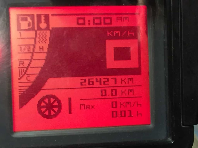 Aprilia Sr 50 Factory DITECH  Használt Műszerfal 26427km  ( DITECH !!! ) 1db kulcs, ( 