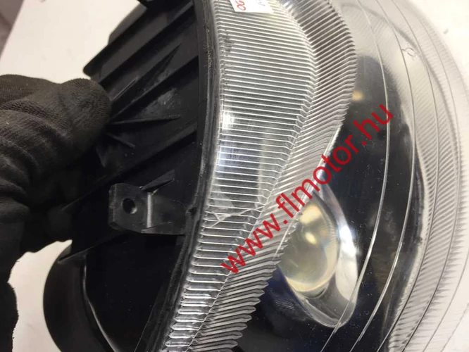 Aprilia Sr 50 Használt Első Lámpa, Fényszóró (Kör sr), (repedés van a plexin)